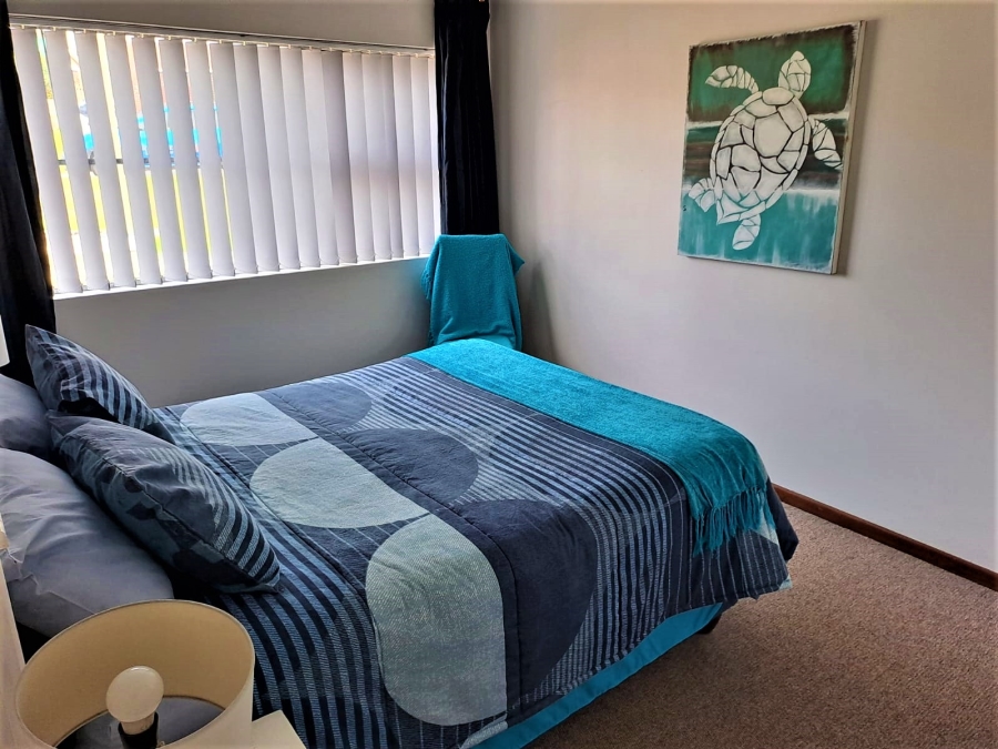 4 Bedroom Property for Sale in Wavecrest Eastern Cape
